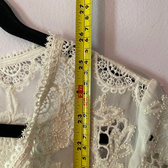 Chico's Women's size 1 / 8 / 10 White Lace Beaded Tunic Blouse Boho Sheer Gauze - Picture 10 of 11